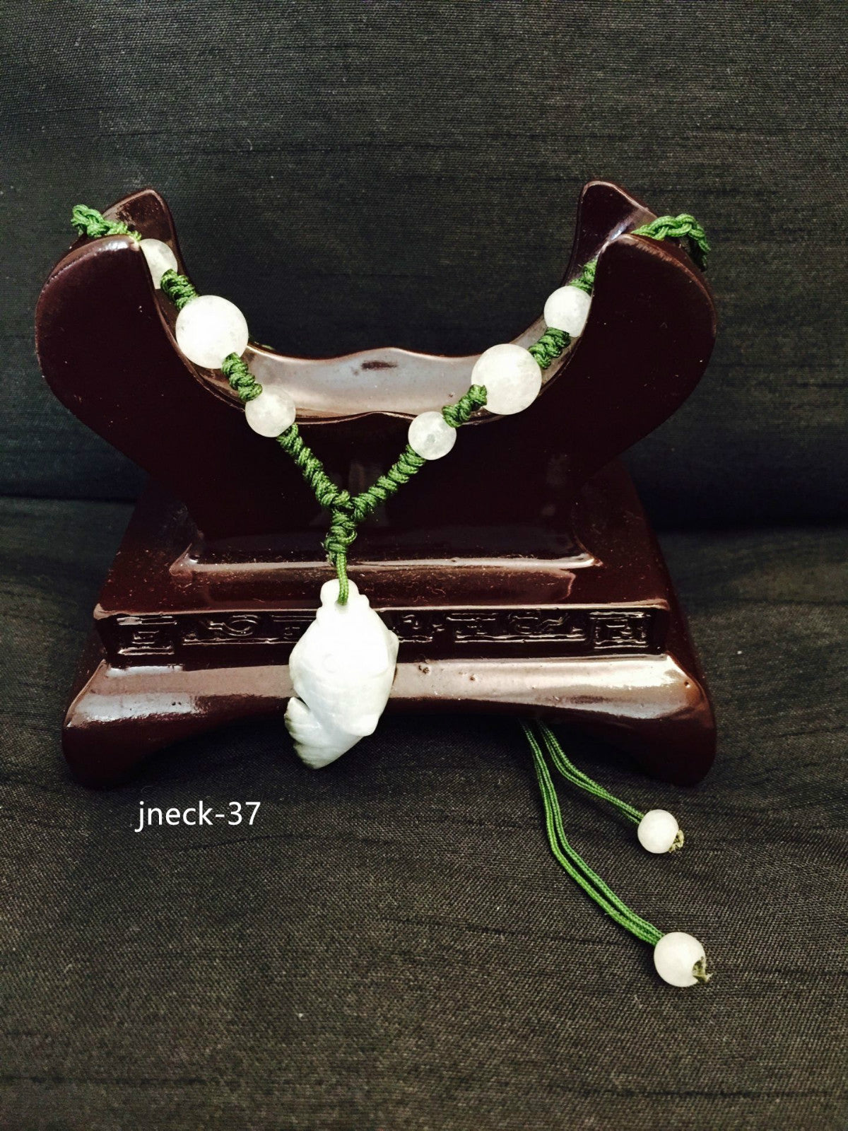 NEW Elegant Handmade Ladies Oriental Chinese Lucky Fish Jade Adjustable Necklace