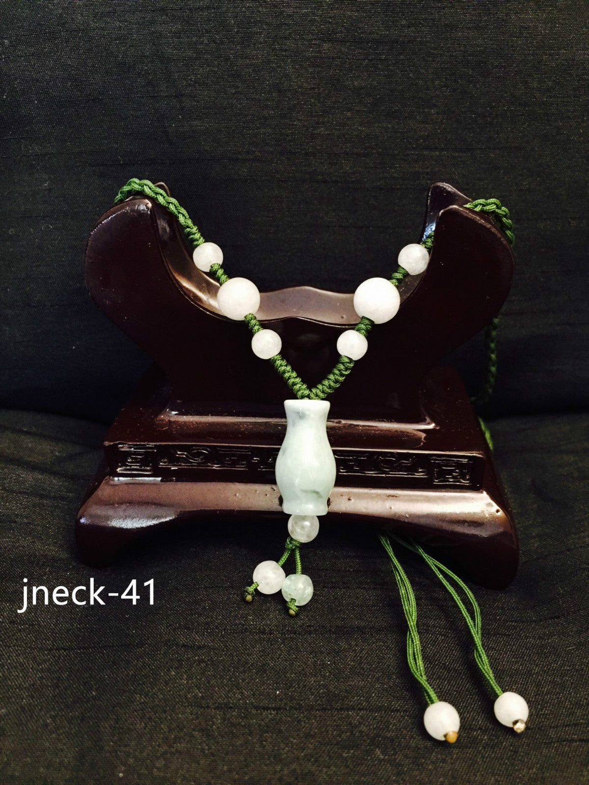 New Handmade Ladies Oriental Chinese Cute Lucky Vase Jade Adjustable Necklace