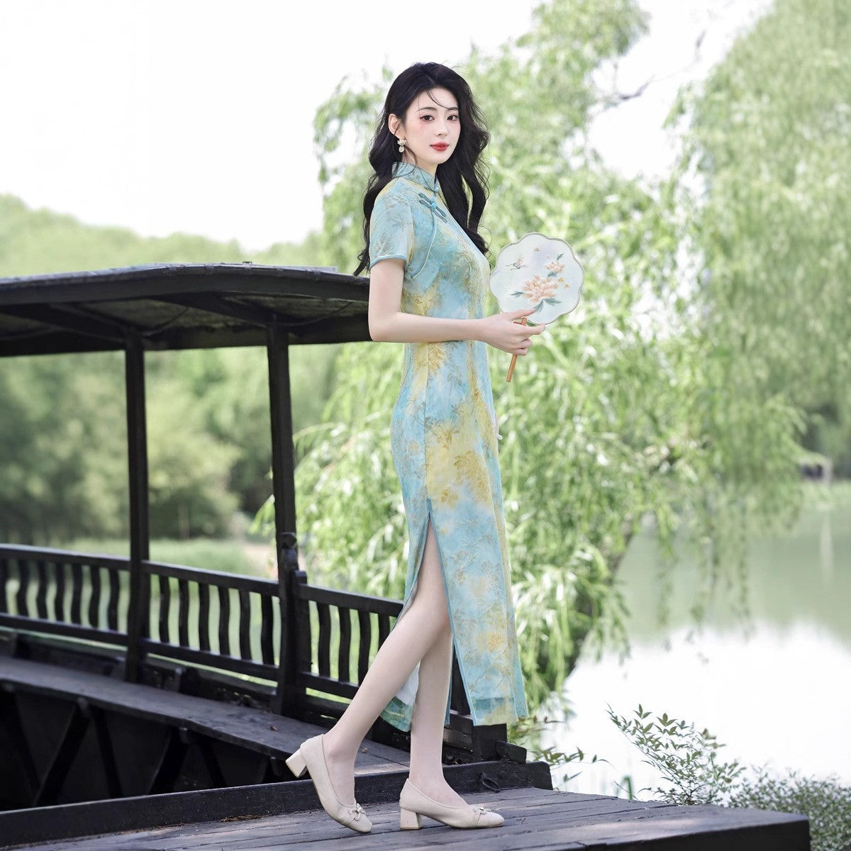 Elegant Blue-Gold Gradient Qipao with Botanical Brocade Chinese Cheongsam Dress