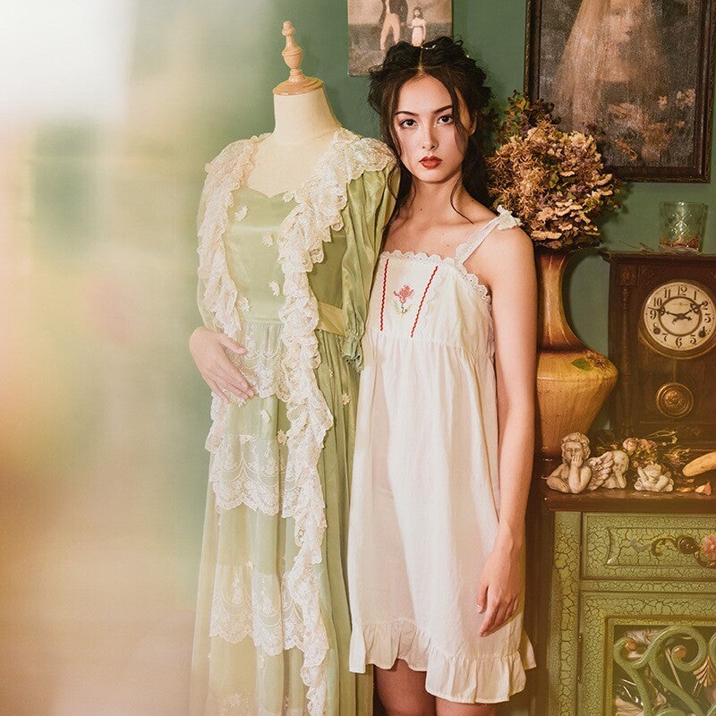 New Luxurious White Vintage Victorian Ladies Womens Nightdress & Gown ladpj262