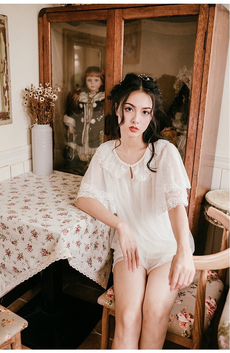 Luxurious White Vintage Victorian Ladies Womens Top & Shorts Pyjamas ladpj263