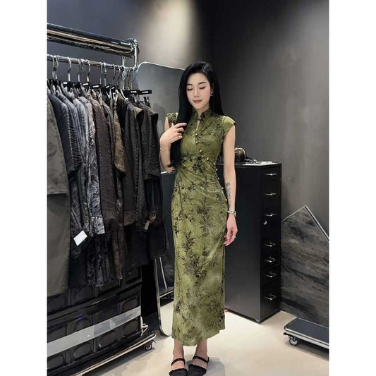Sleeveless Olive Green Bamboo-Inspired Satin Qipao Cheongsam with Floral Brocade