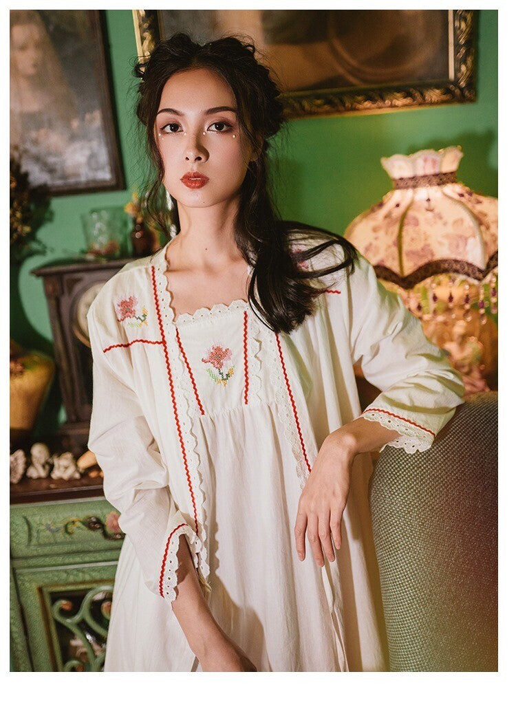 New Luxurious White Vintage Victorian Ladies Womens Nightdress & Gown ladpj262